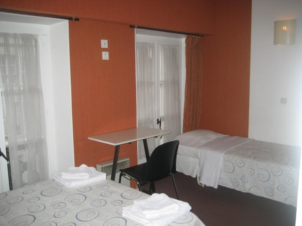 Hotel Meteore Paris Exterior photo